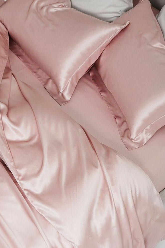 5 Silk Pillowcase Benefits for Acne Prone Skin - Natalie O'Neill